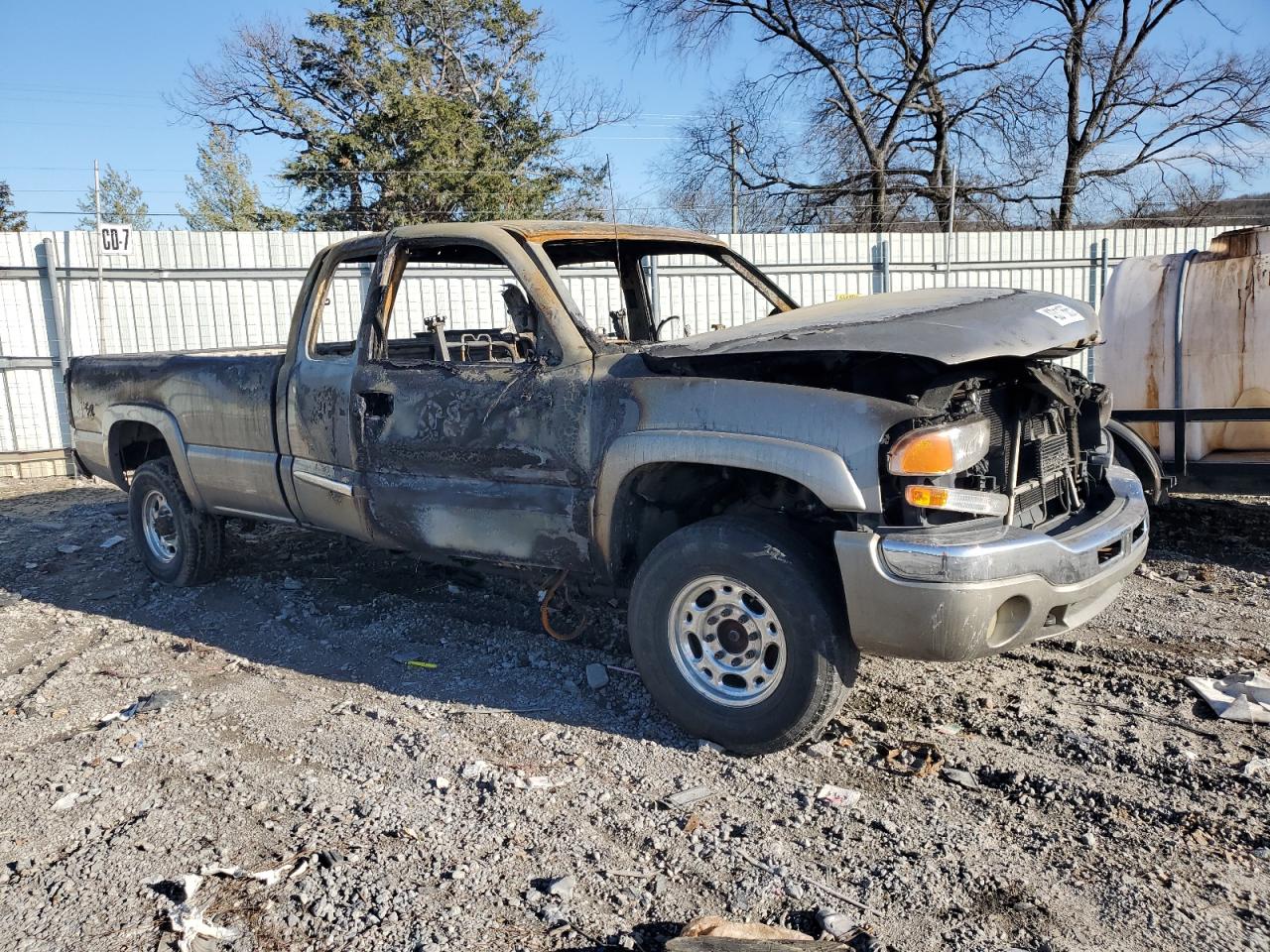 2003 GMC Sierra - Image 4