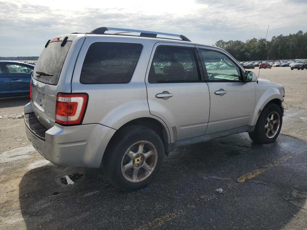 2011 Ford Escape - Image 3