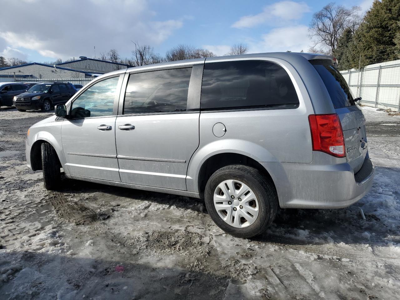 2015 Dodge Caravan - Image 2
