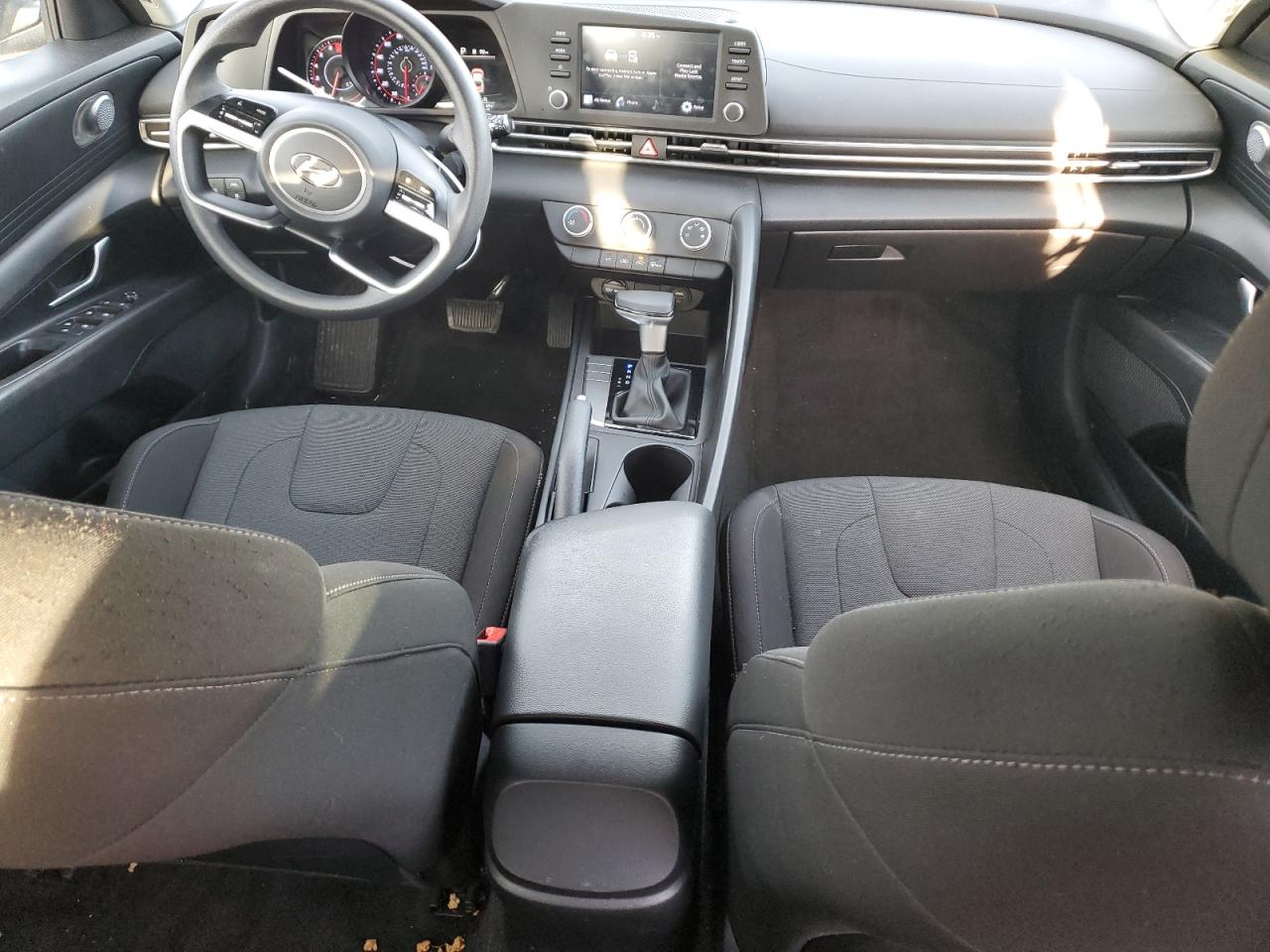 2021 Hyundai Elantra - Image 8