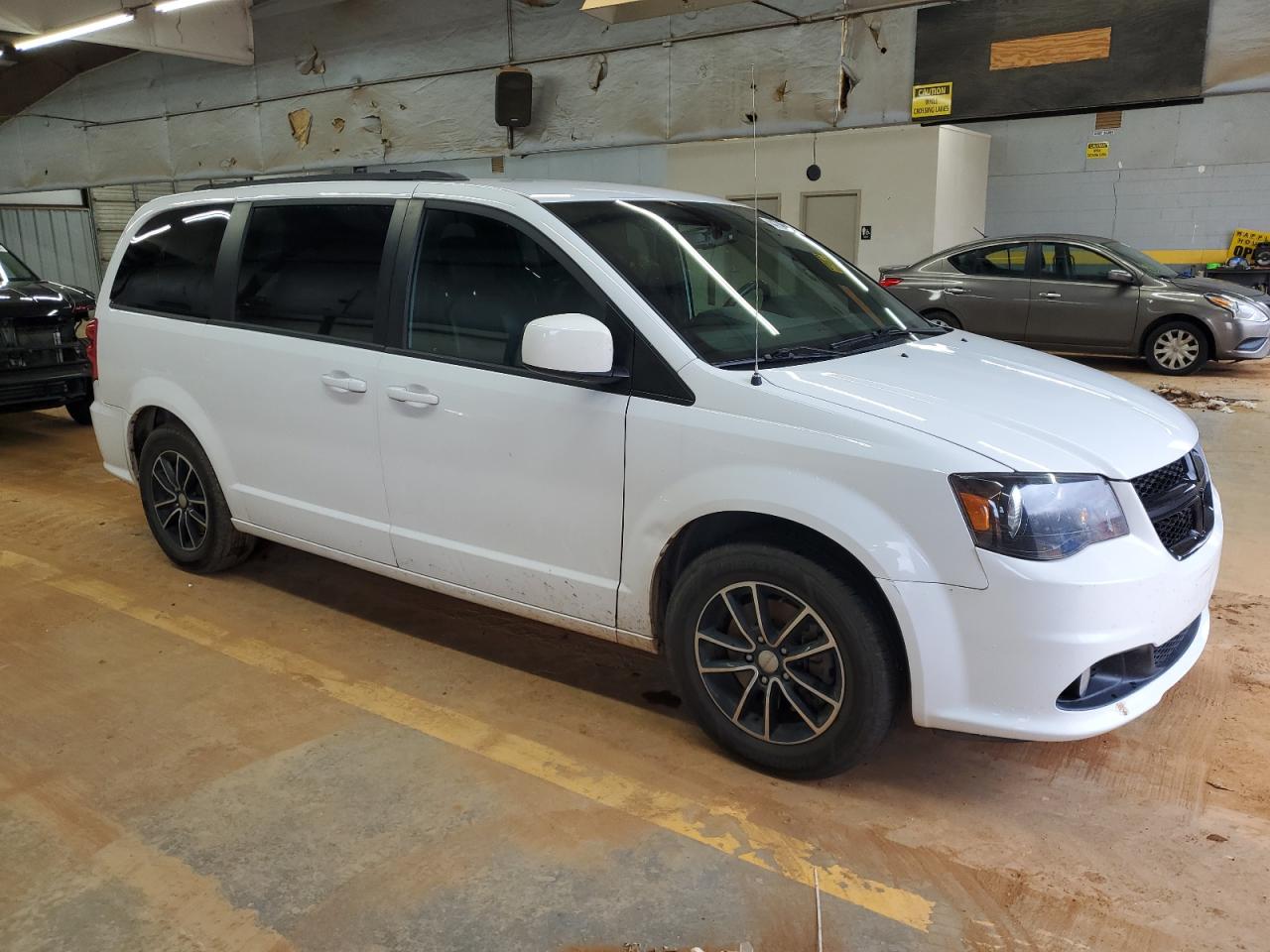 2018 Dodge Caravan - Image 4