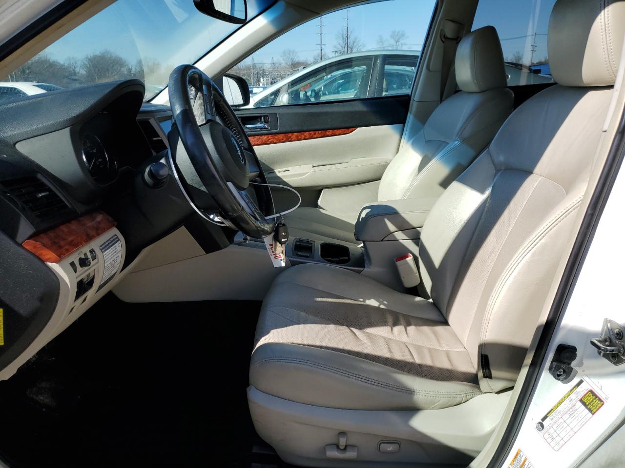 2011 Subaru Outback - Image 7