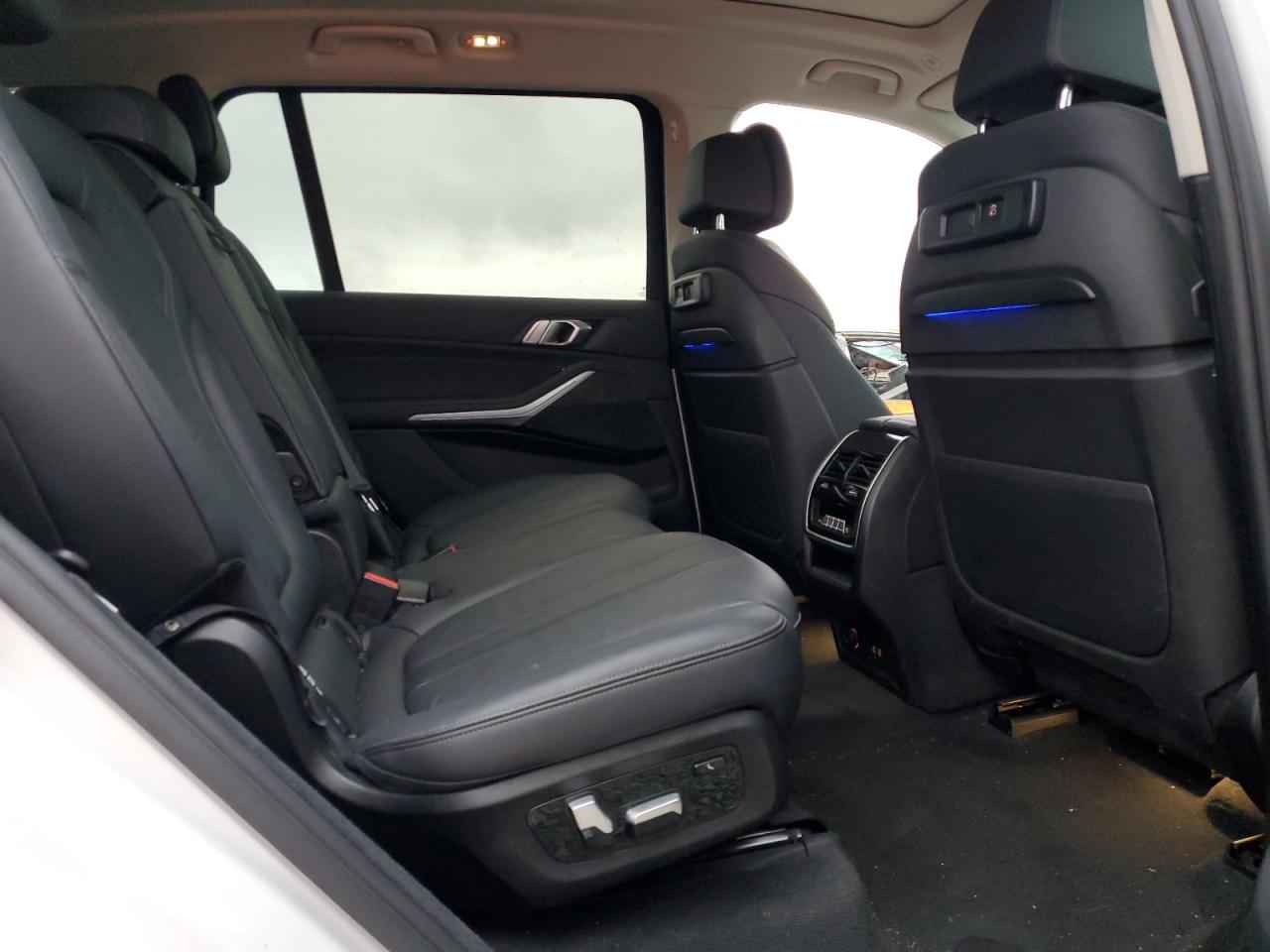 2021 BMW X7 - Image 11