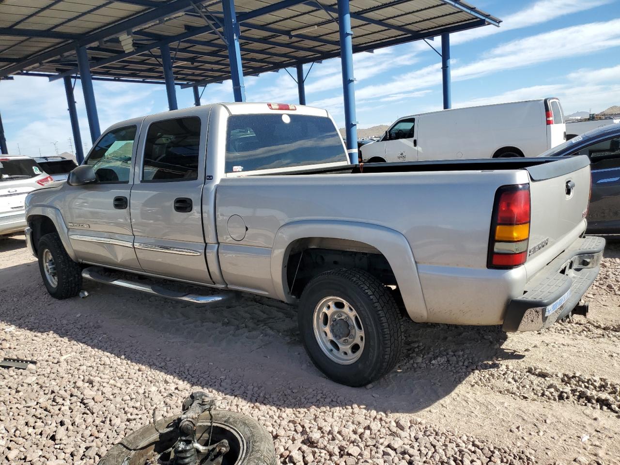2005 GMC Sierra - Image 2