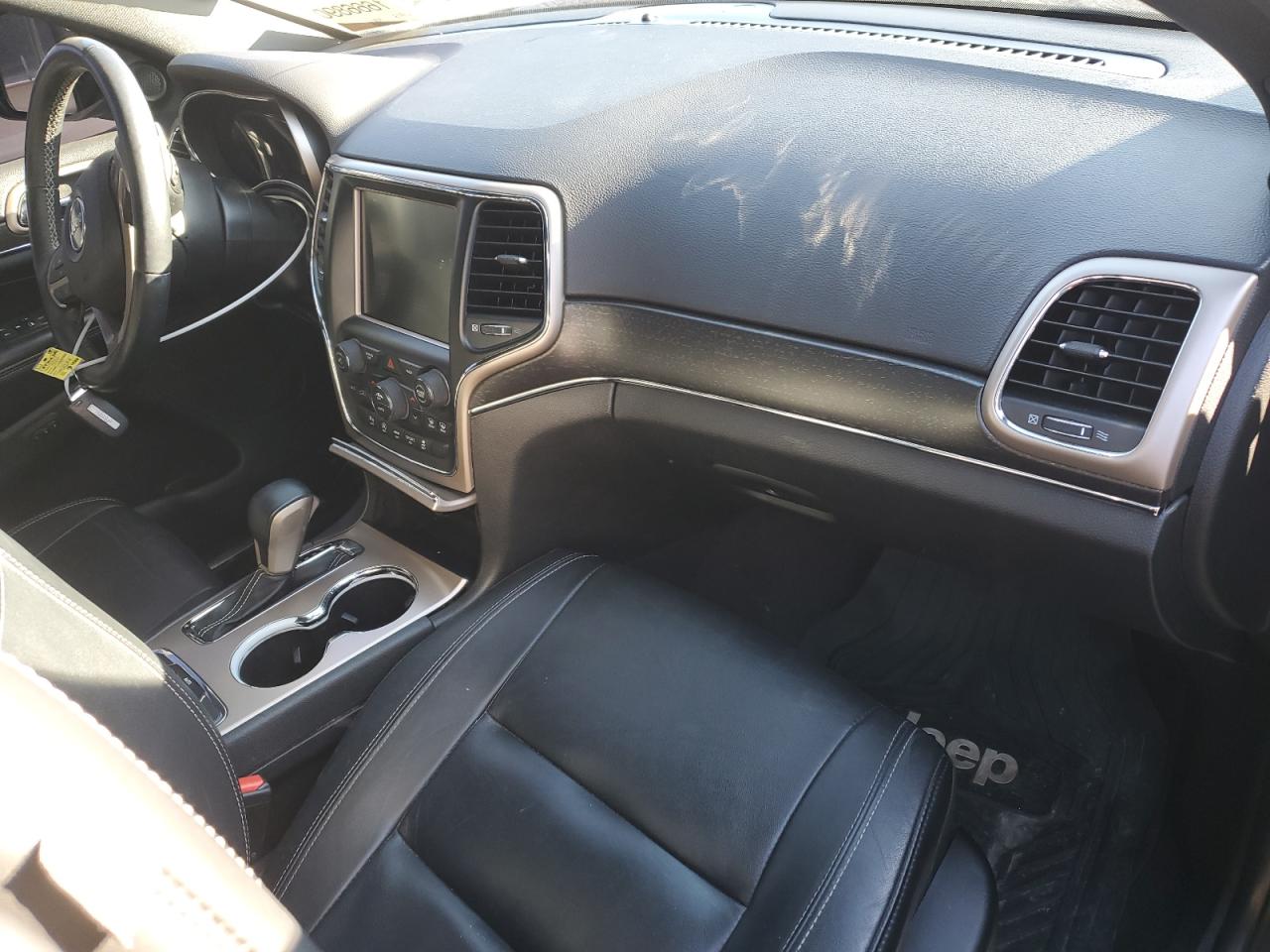 2017 Jeep Grand Cherokee - Image 8