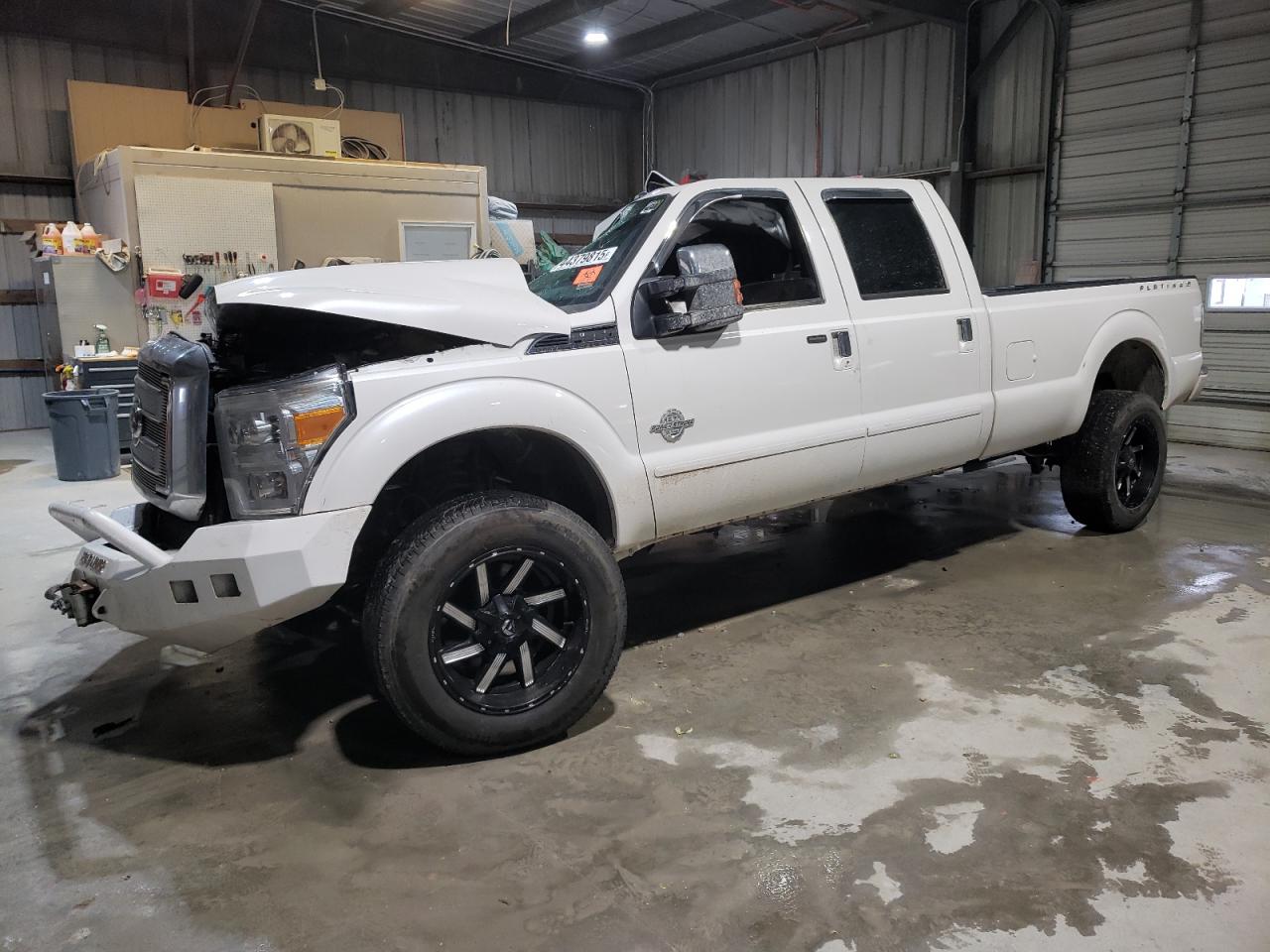 2015 Ford F350 Super Duty na sprzedaż w Rogersville, MO - All Over