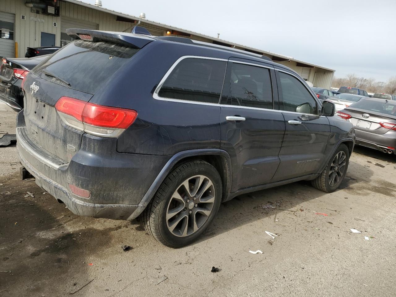 2017 Jeep Grand Cherokee - Image 3