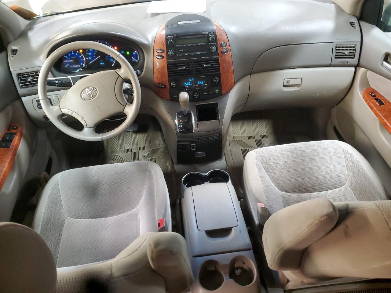 2007 Toyota Sienna - Image 8