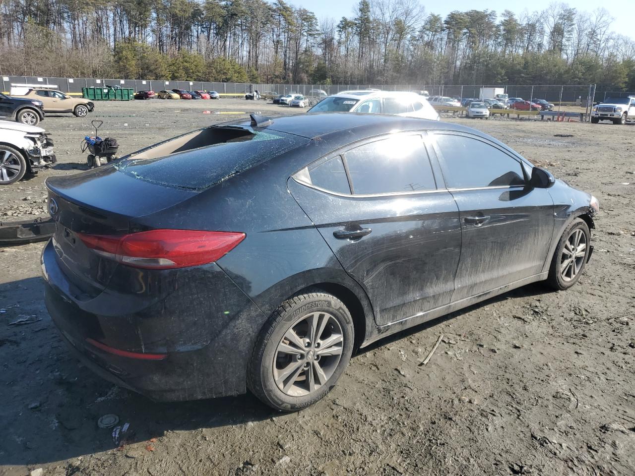 2018 Hyundai Elantra - Image 3