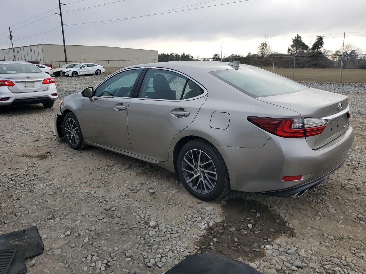 2018 Lexus ES - Image 2