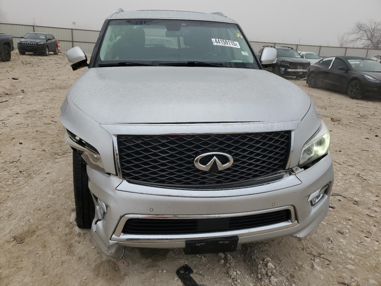 2017 Infiniti QX80 - Image 5