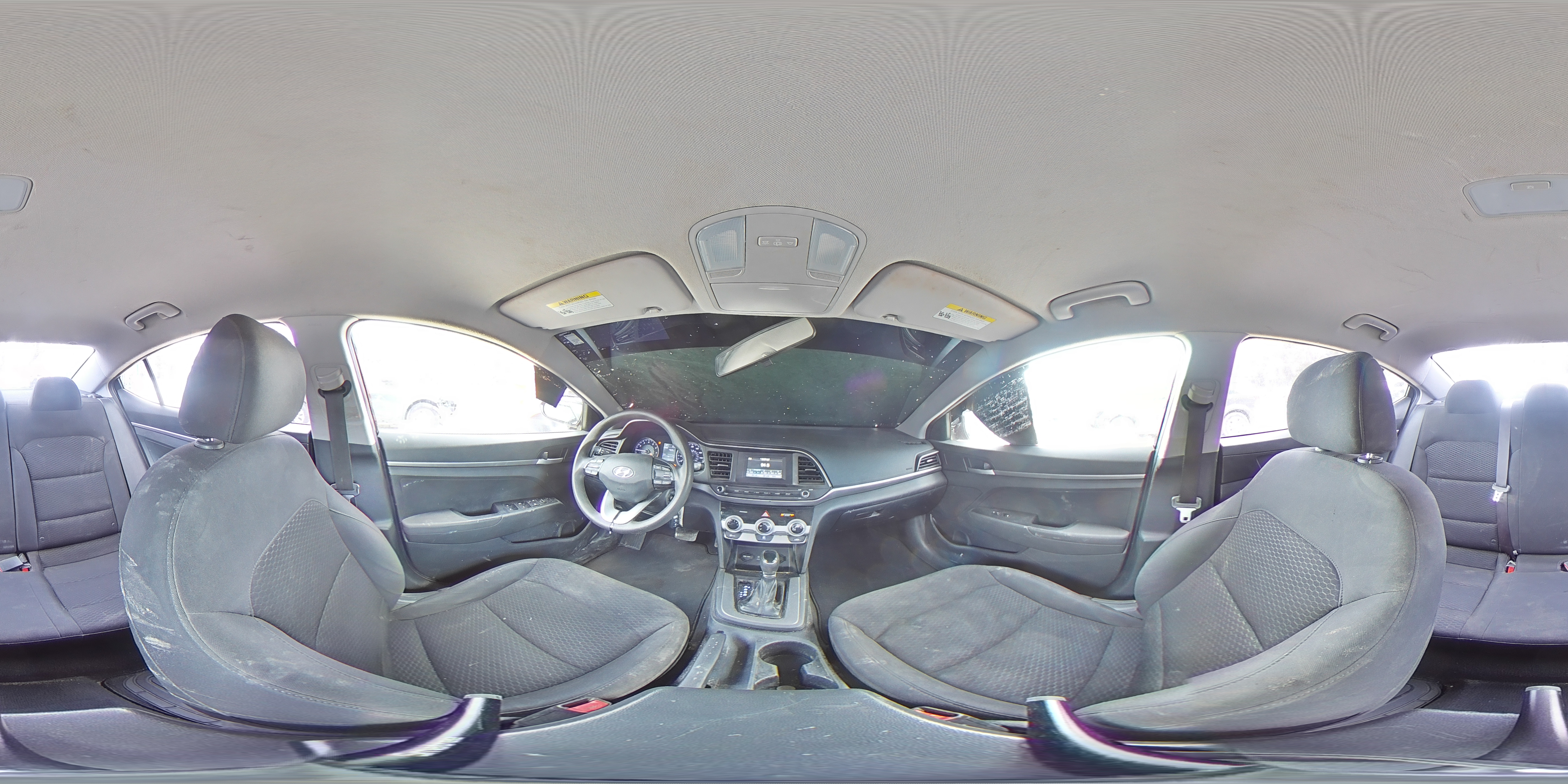 2019 Hyundai Elantra - Image 15