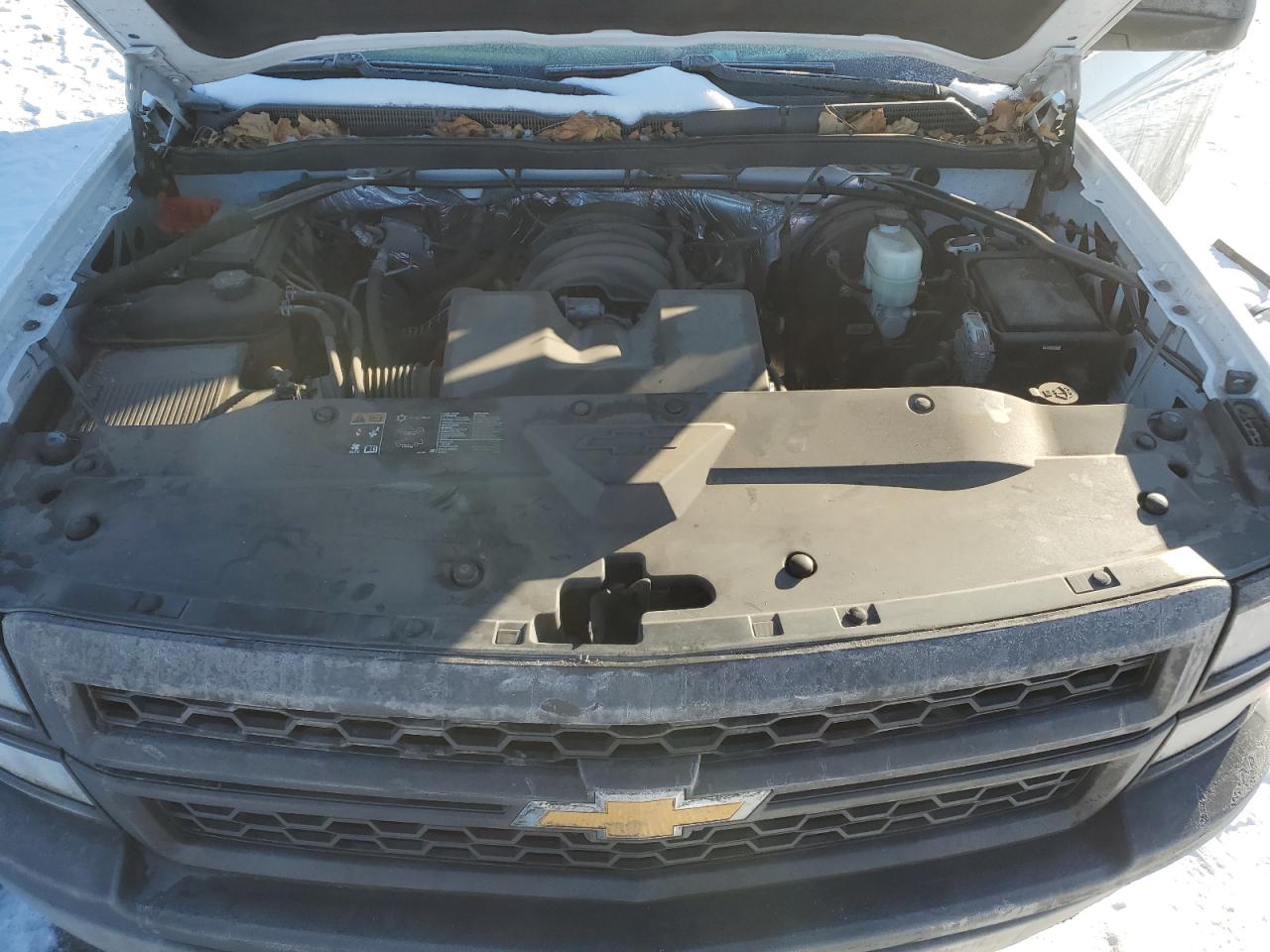 2015 Chevrolet Silverado - Image 12