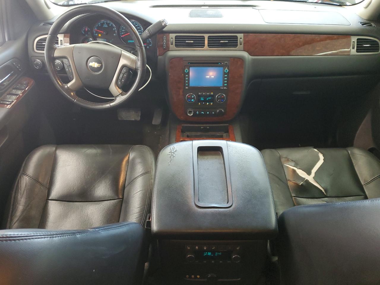 2011 Chevrolet Suburban - Image 8