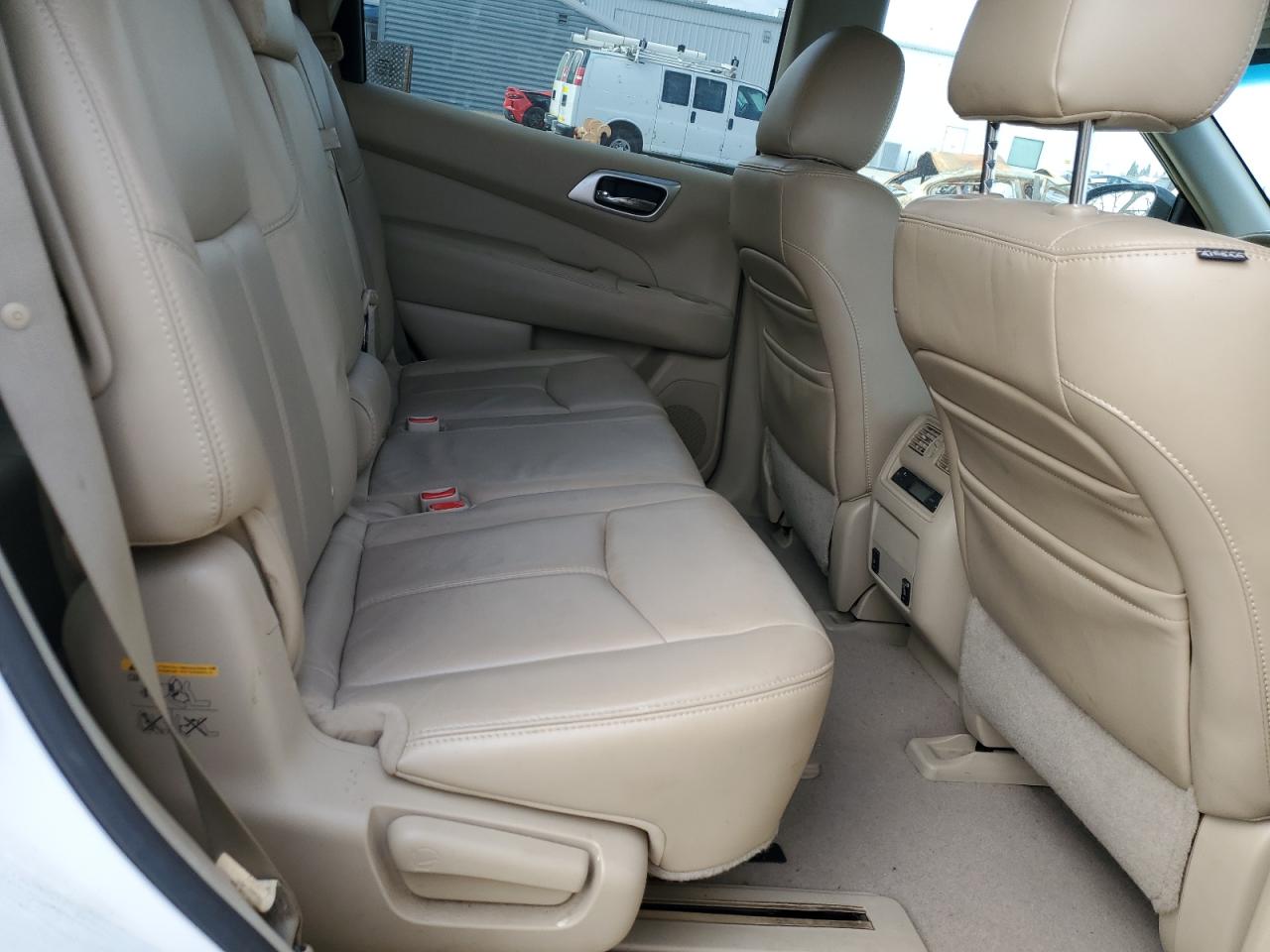 2013 Nissan Pathfinder - Image 12