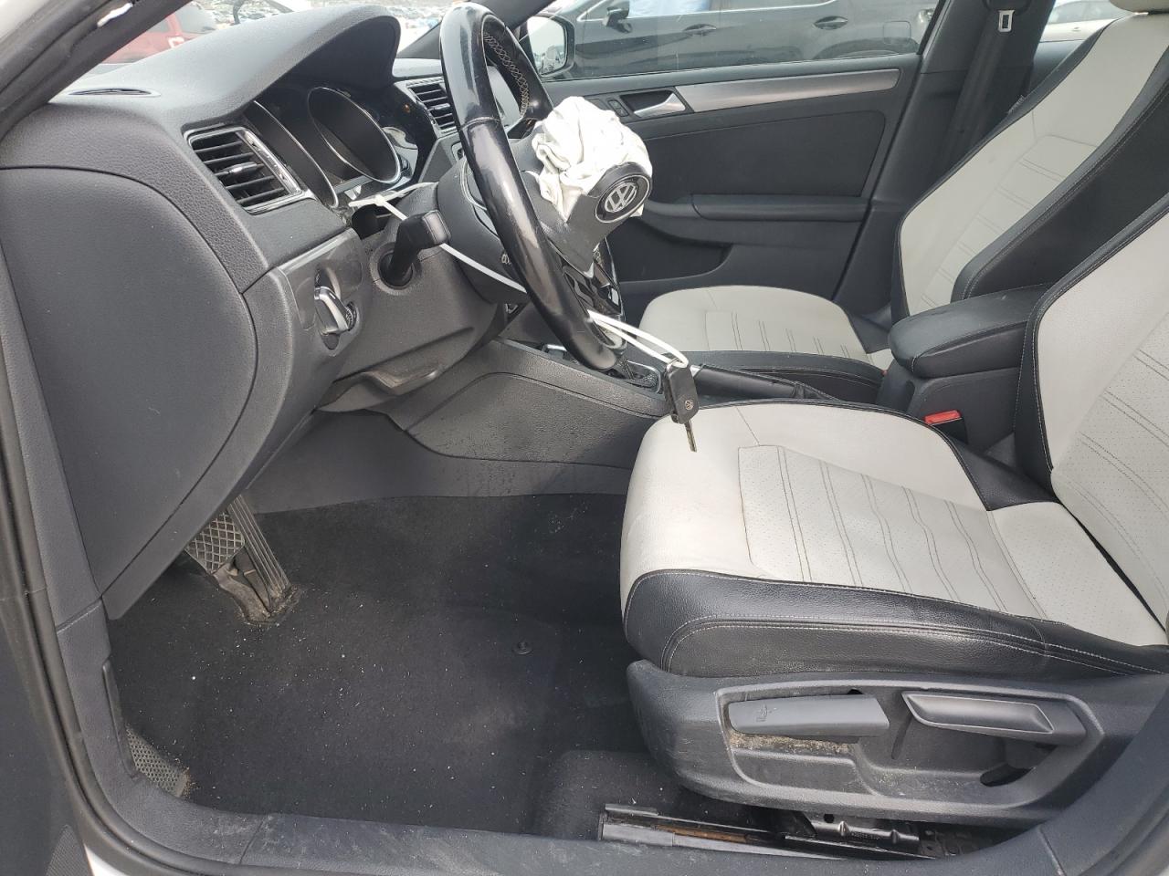 2016 Volkswagen Jetta - Image 7