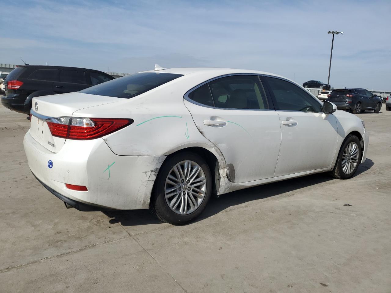 2014 Lexus ES - Image 3