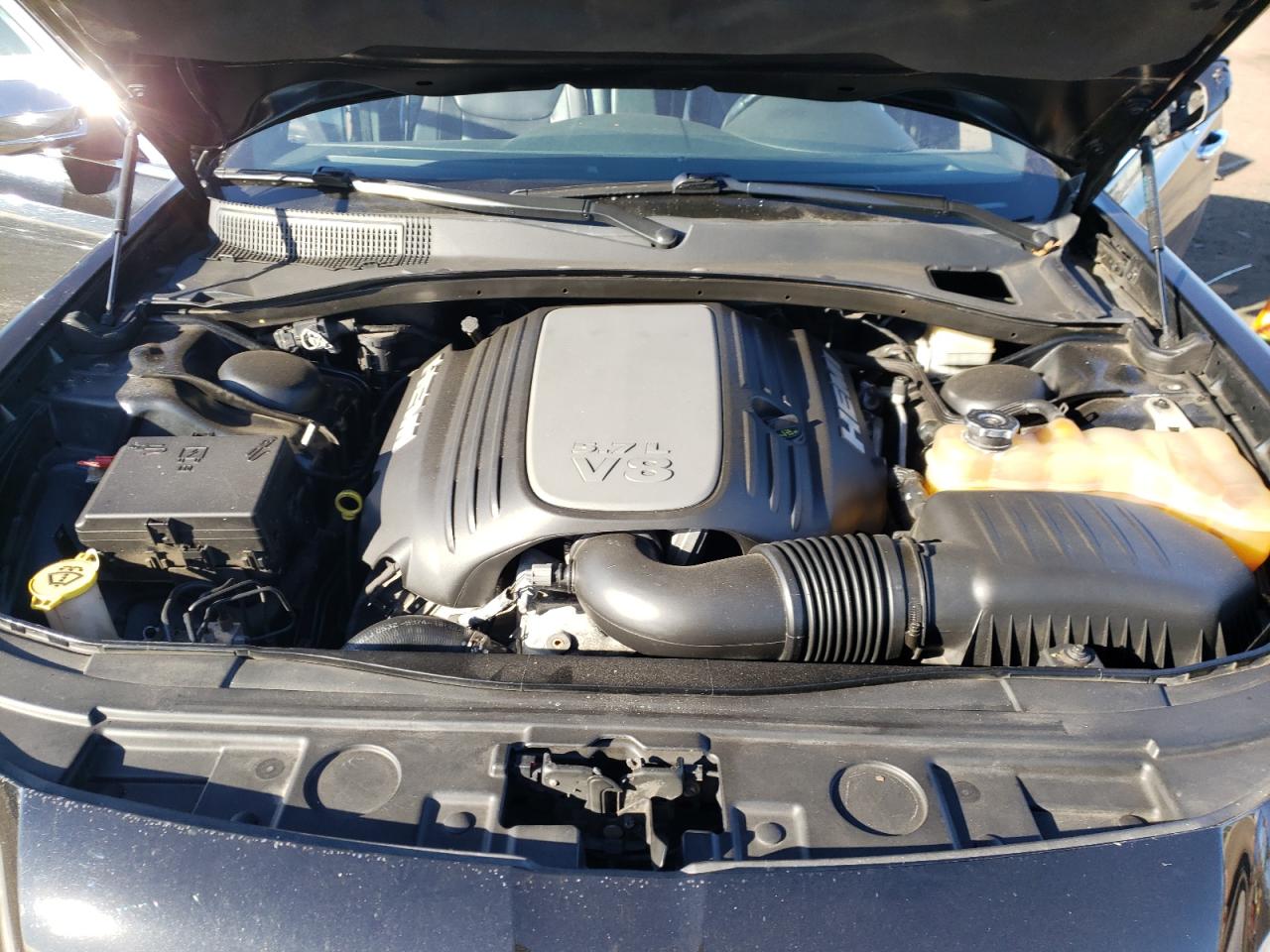 2012 Chrysler 300 - Image 13