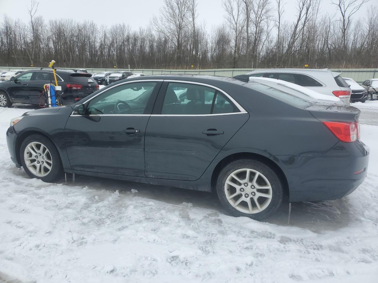 2015 Chevrolet Malibu - Image 2