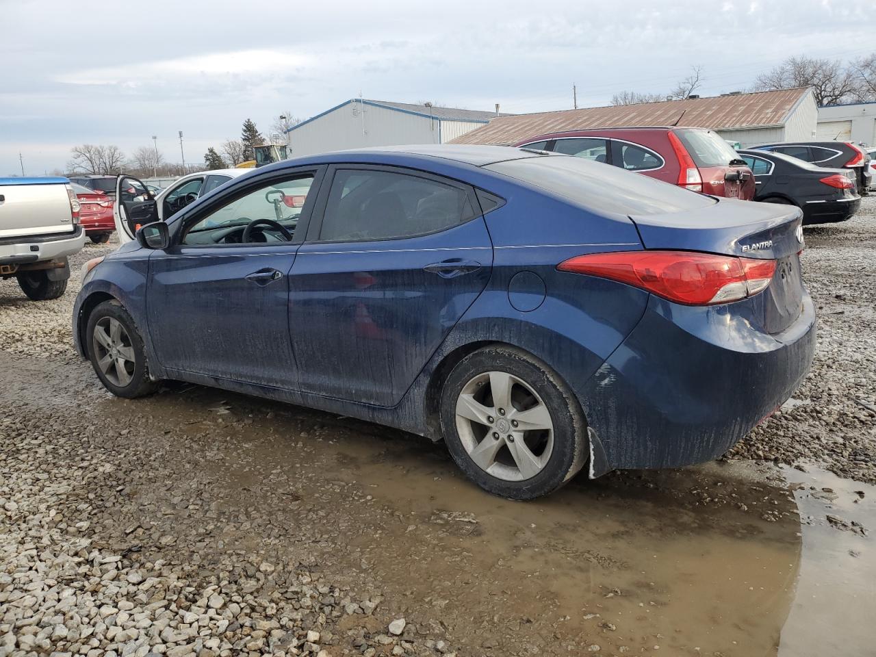 2013 Hyundai Elantra - Image 2