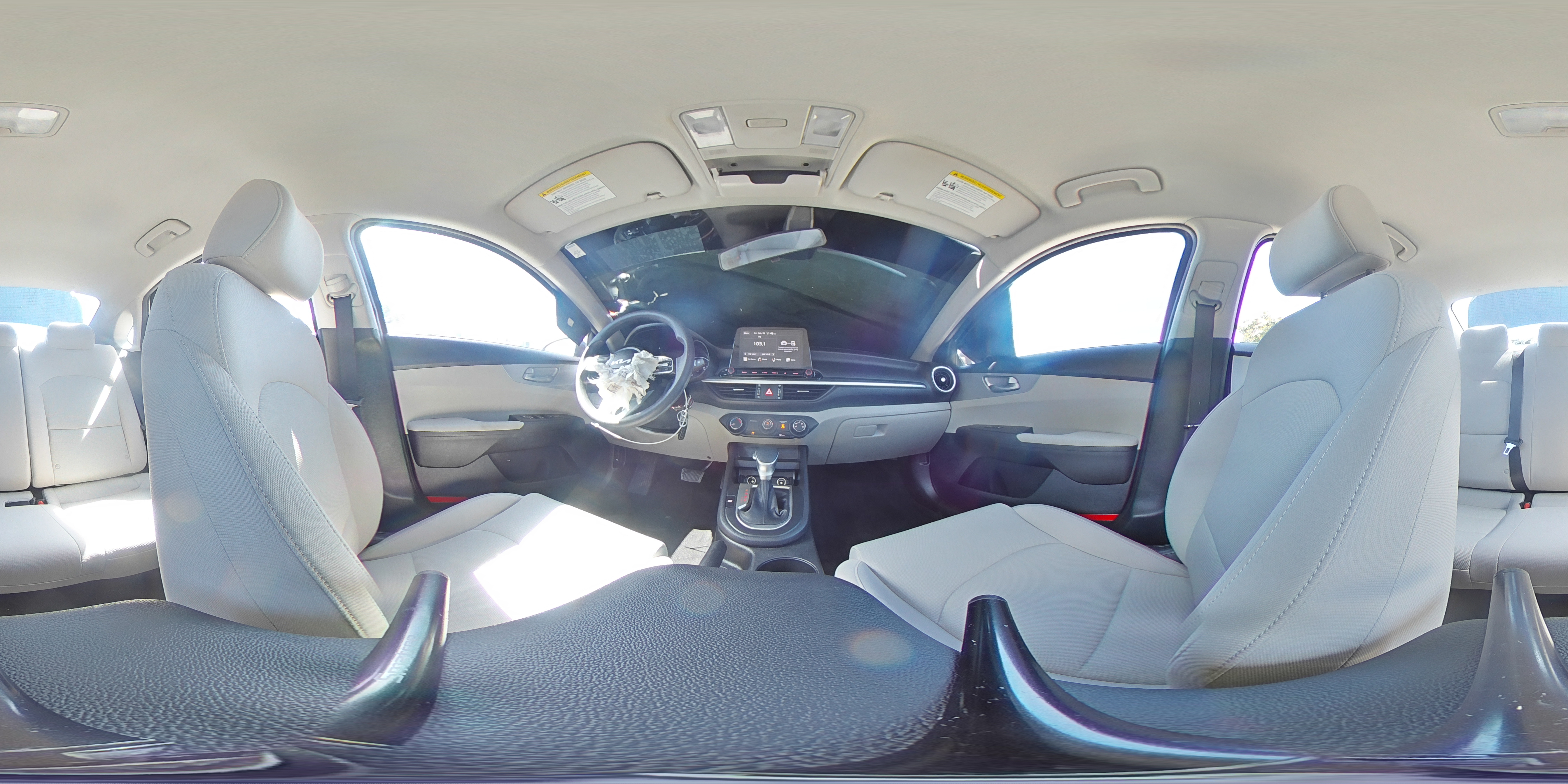 2022 Kia Forte - Image 14