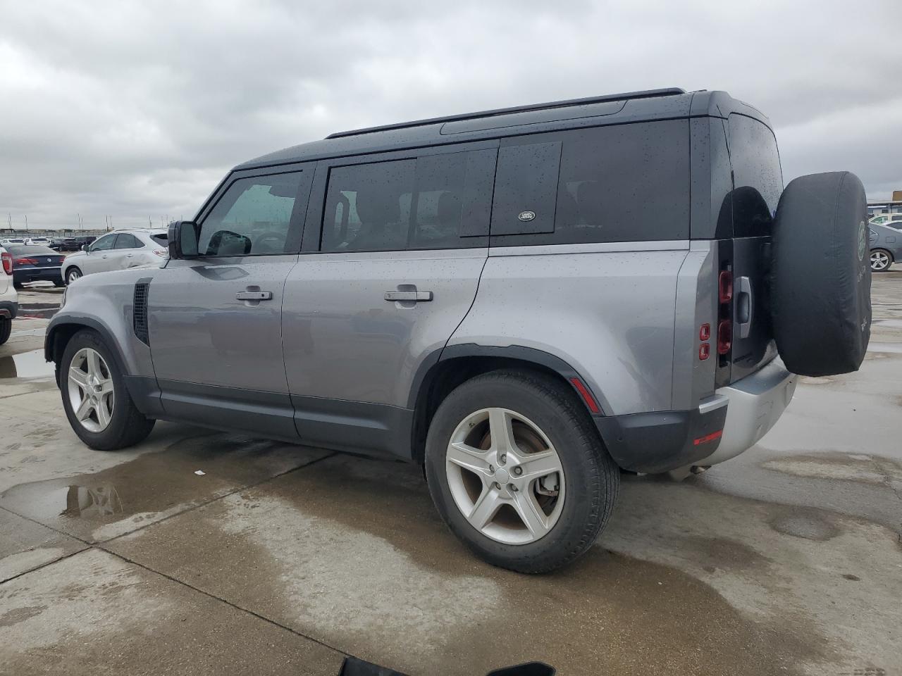 2021 Land Rover Defender - Image 2