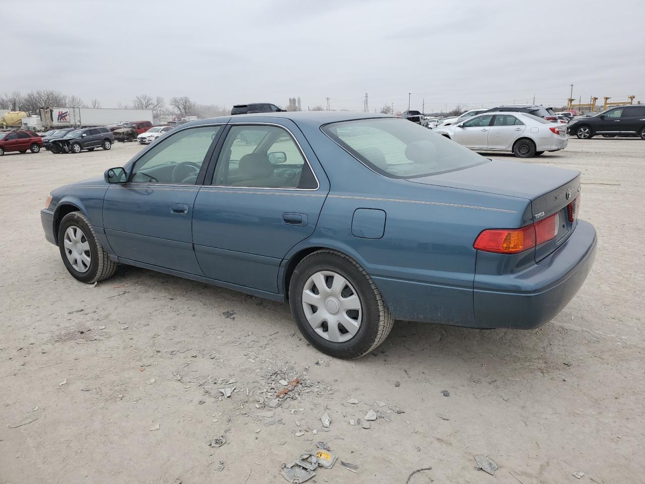 2000 Toyota Camry - Image 2
