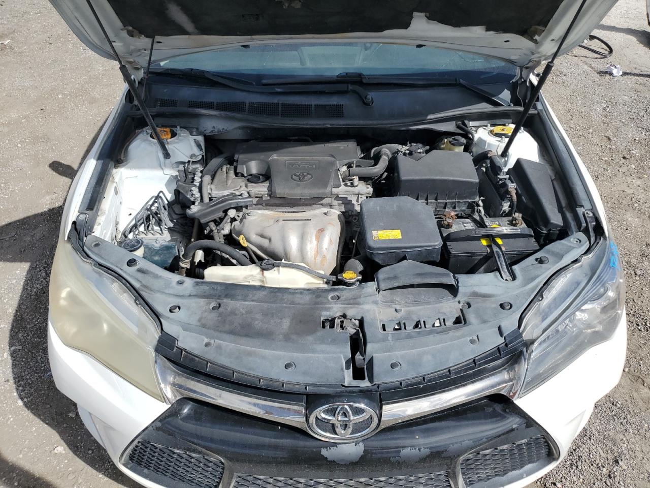 2015 Toyota Camry - Image 11