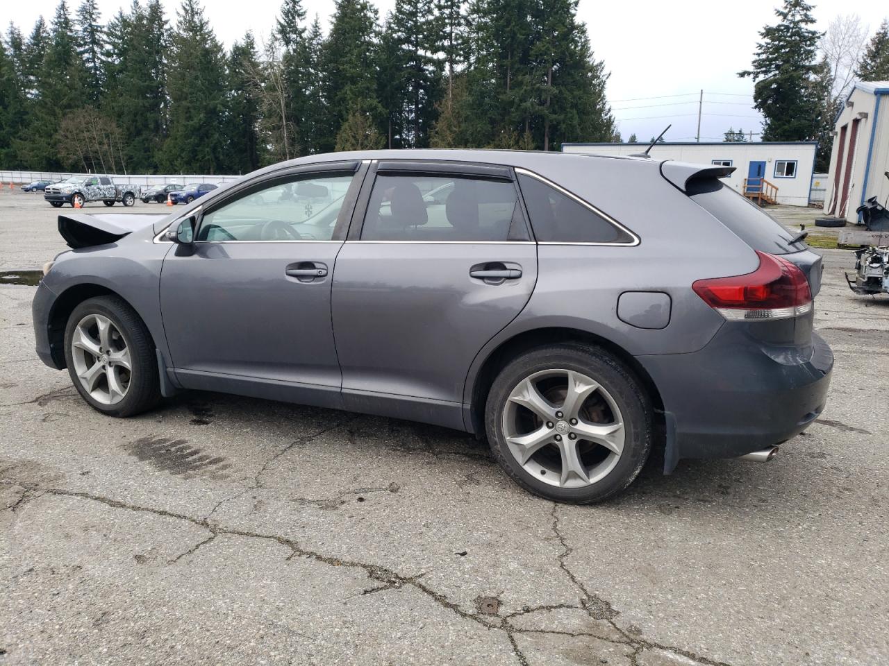 2014 Toyota Venza - Image 2