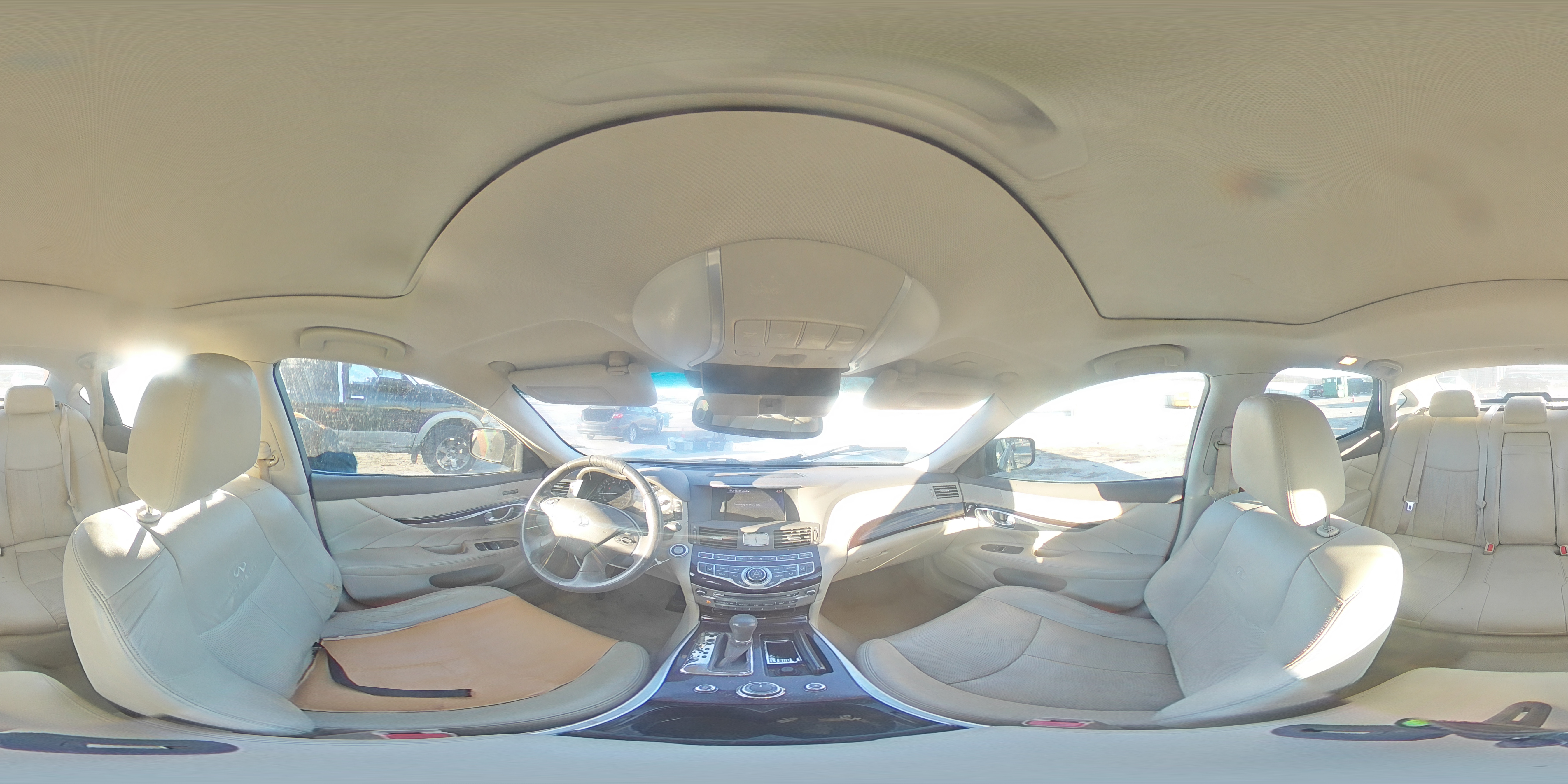 2013 Infiniti M - Image 14