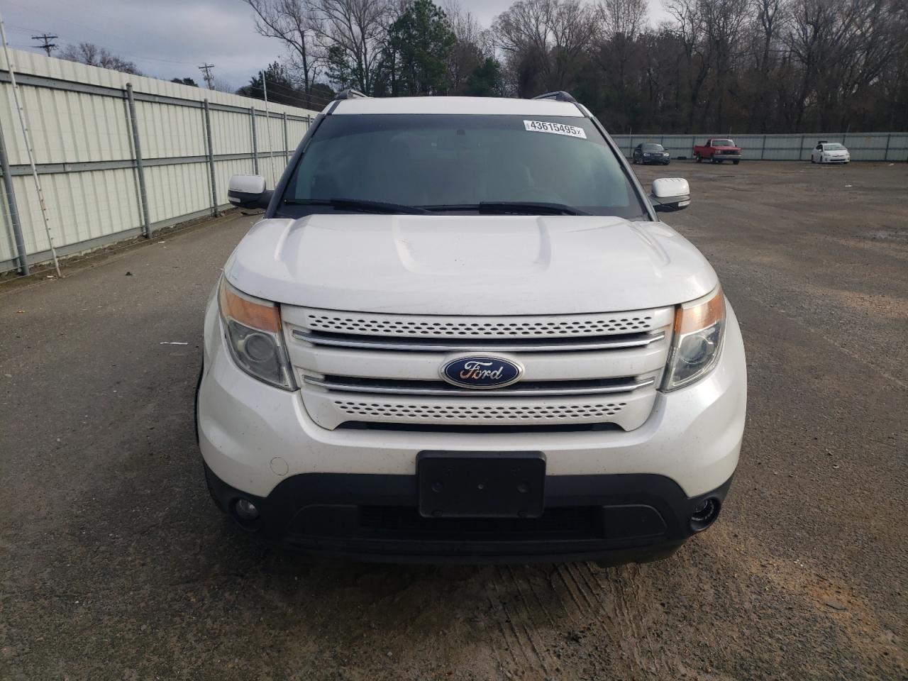 2015 Ford Explorer - Image 5