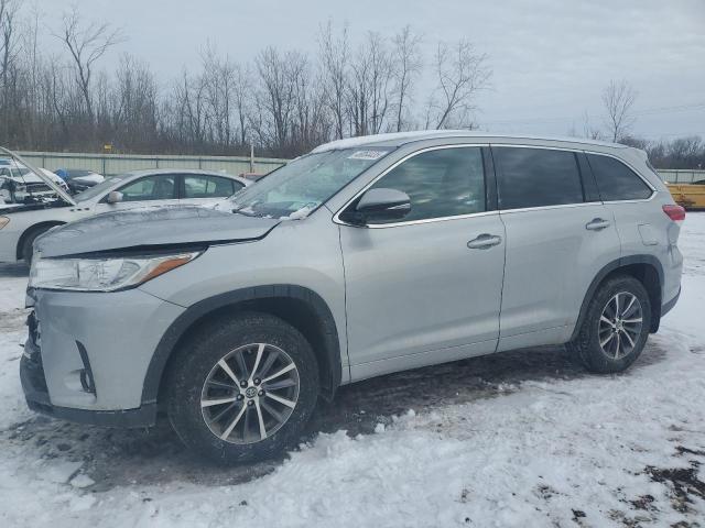 2017 Toyota Highlander Se