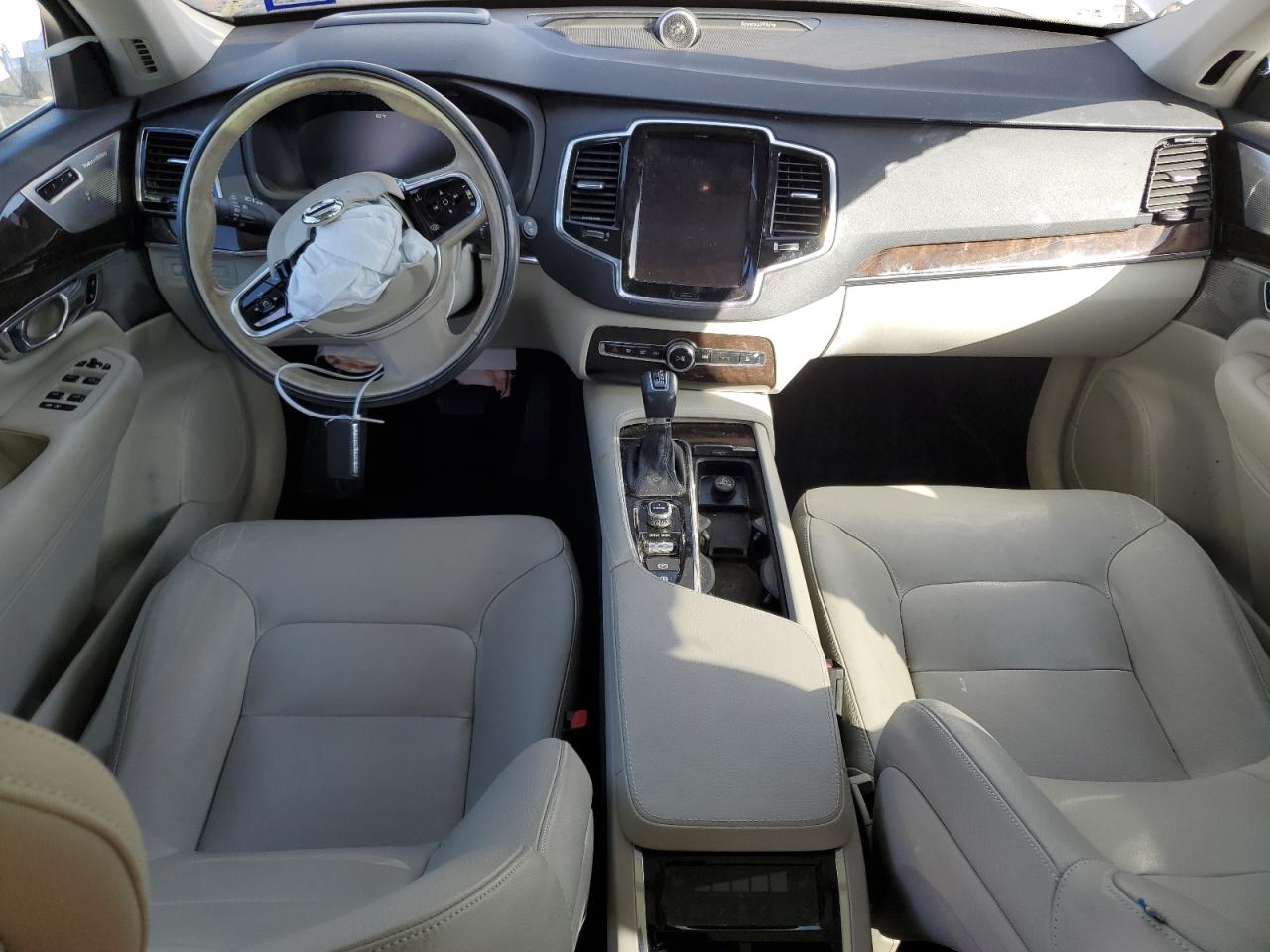 2016 Volvo XC90 - Image 8