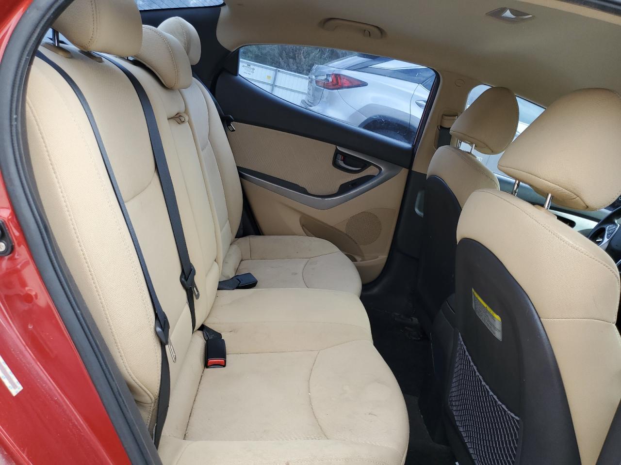 2011 Hyundai Elantra - Image 10