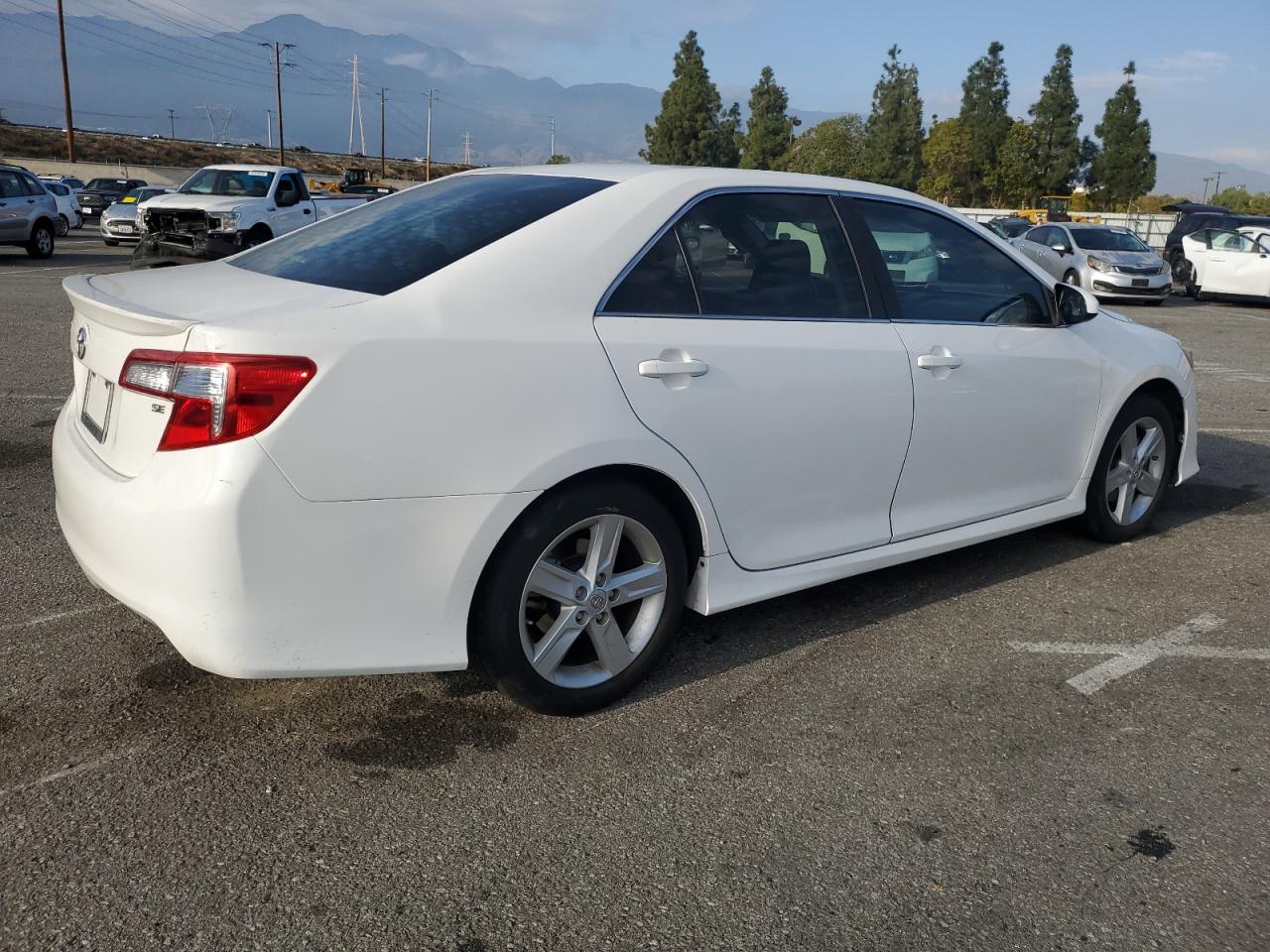 2014 Toyota Camry - Image 3
