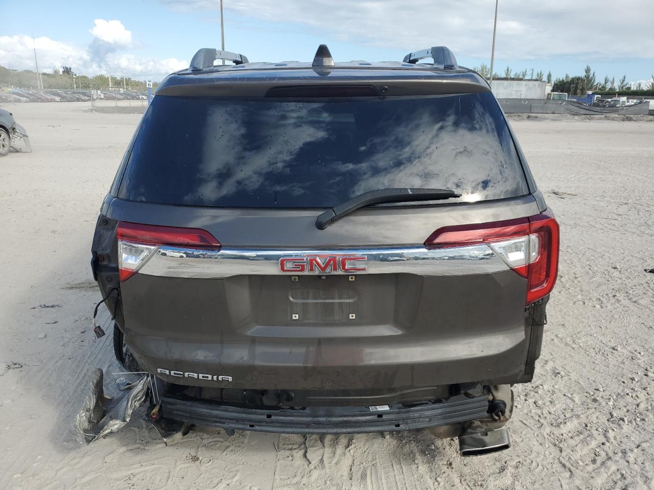 2020 GMC Acadia - Image 6