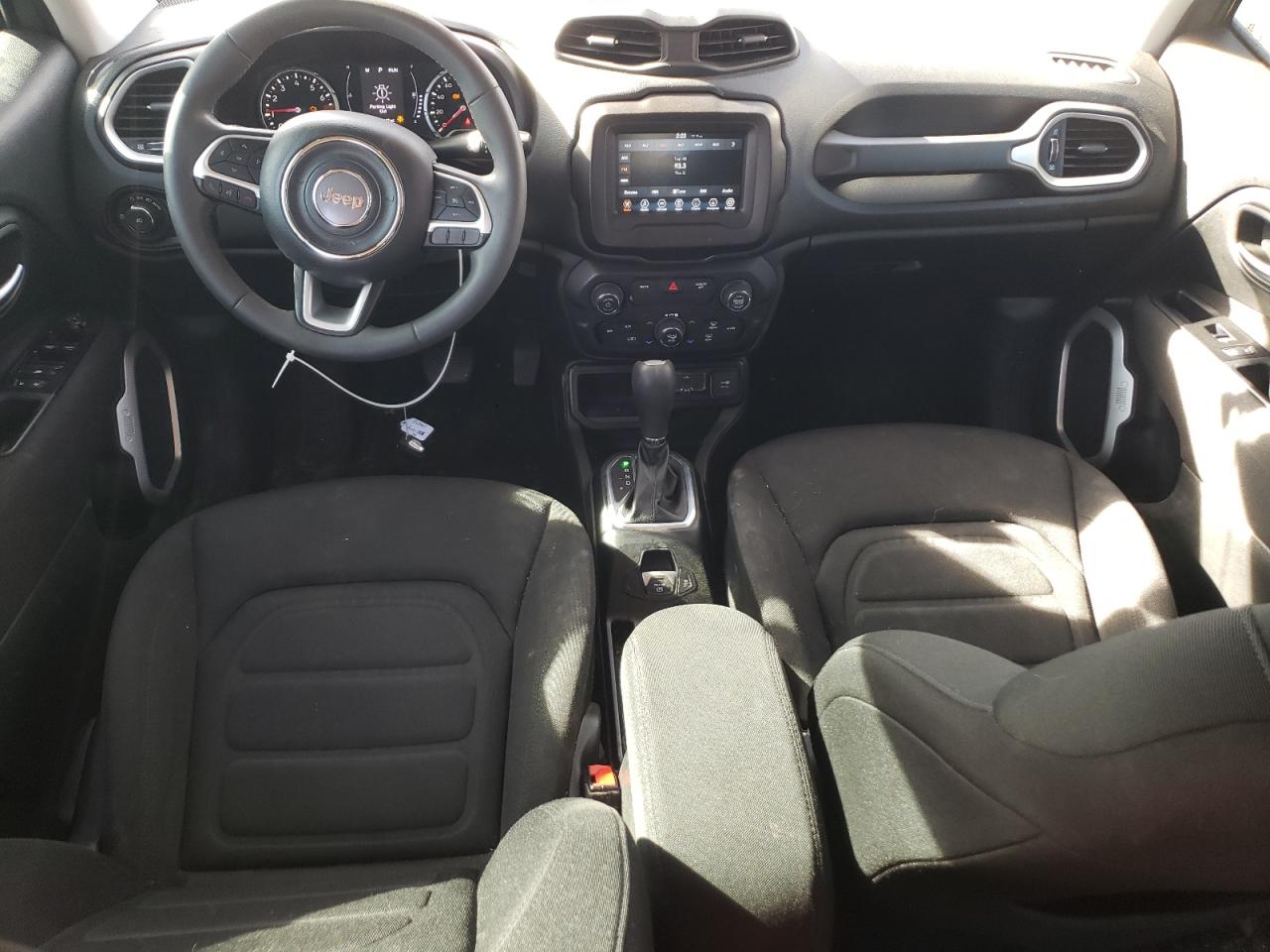 2020 Jeep Renegade - Image 8