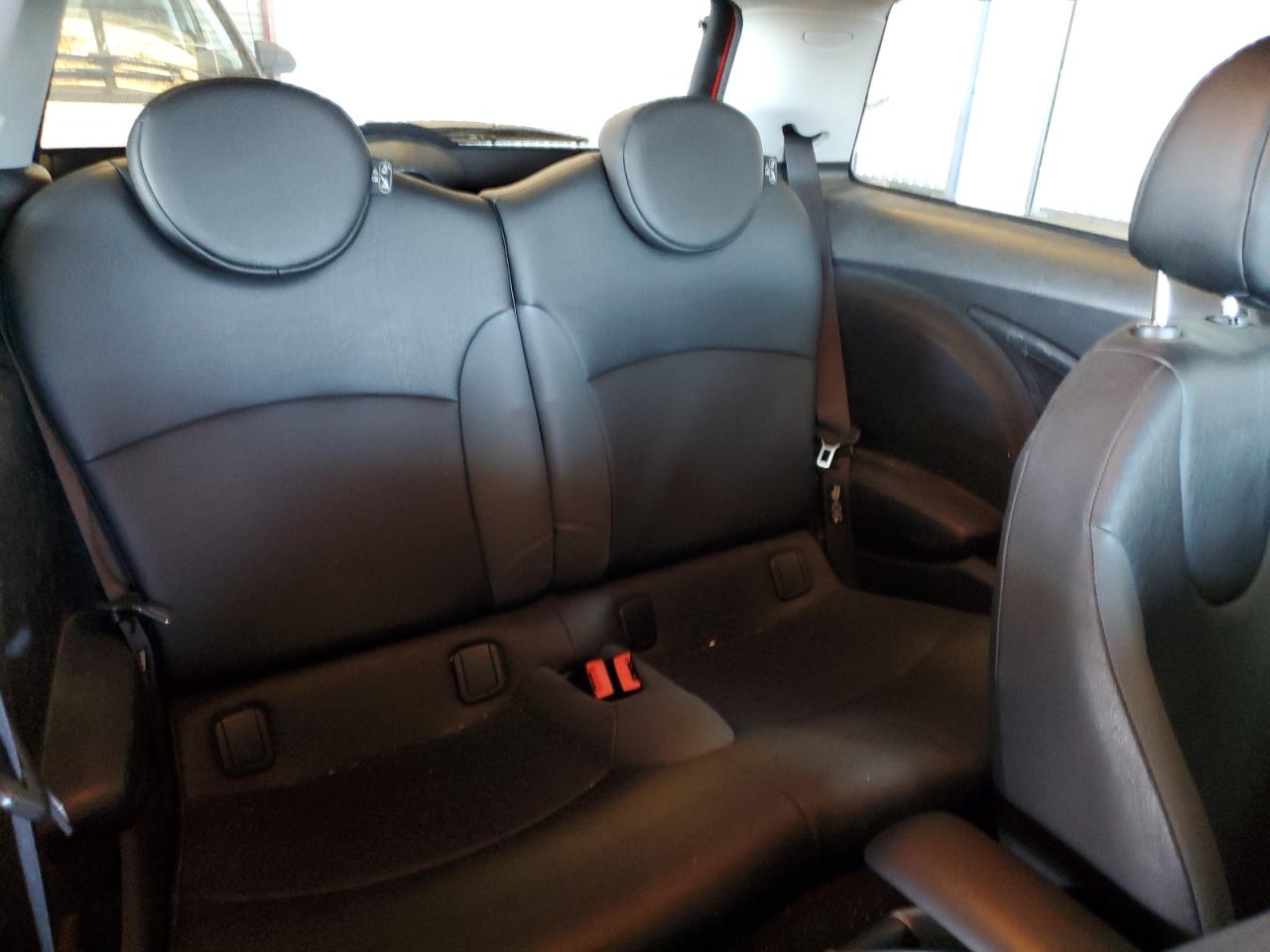 2010 MINI Cooper - Image 10