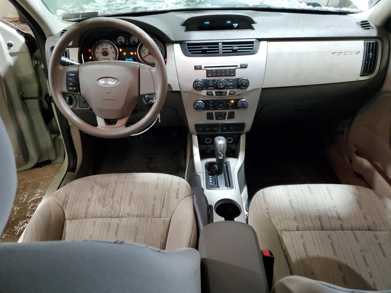 2010 Ford Focus - Image 8