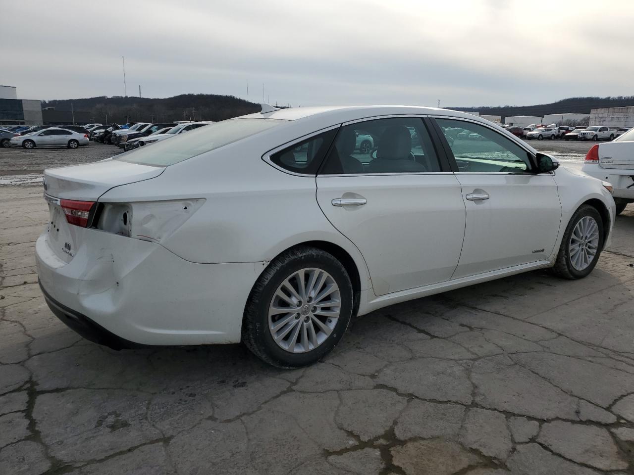 2013 Toyota Avalon - Image 3