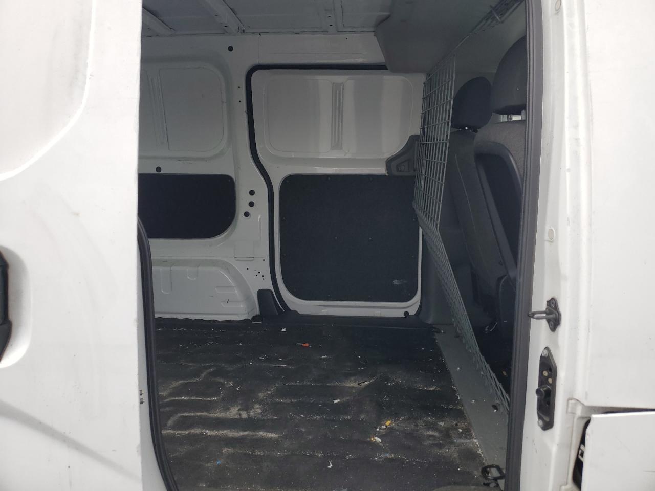 2015 Nissan NV - Image 11