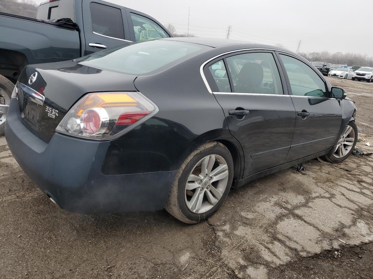 2012 Nissan Altima - Image 3
