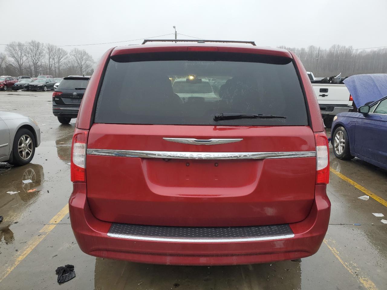 2015 Chrysler Town & Country - Image 6