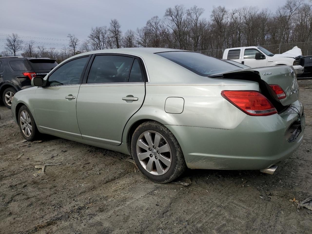 2006 Toyota Avalon - Image 2