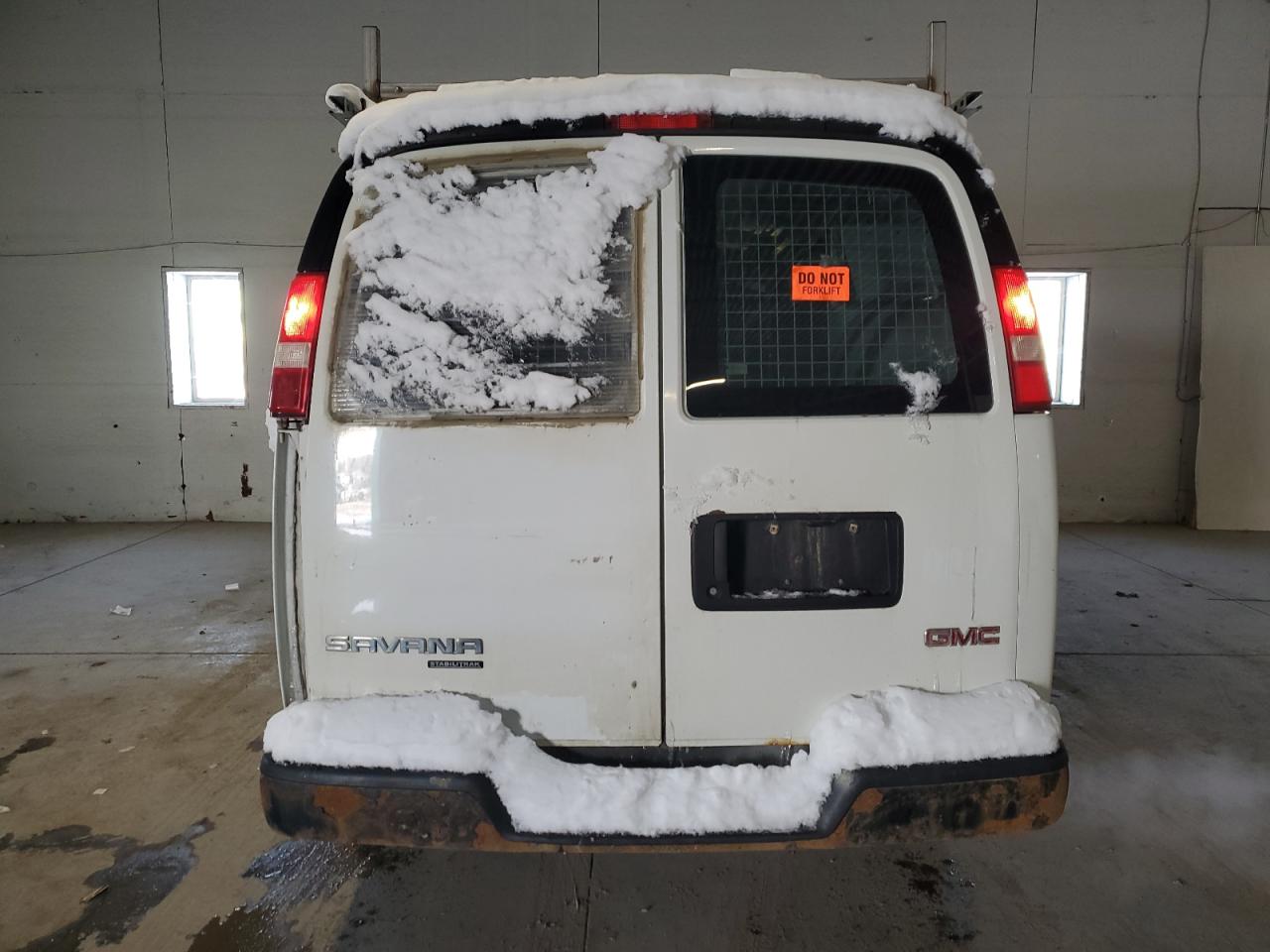 2015 GMC Savana - Image 6