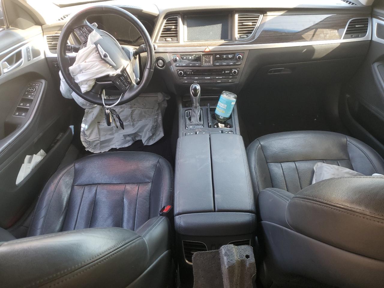 2015 Hyundai Genesis - Image 8