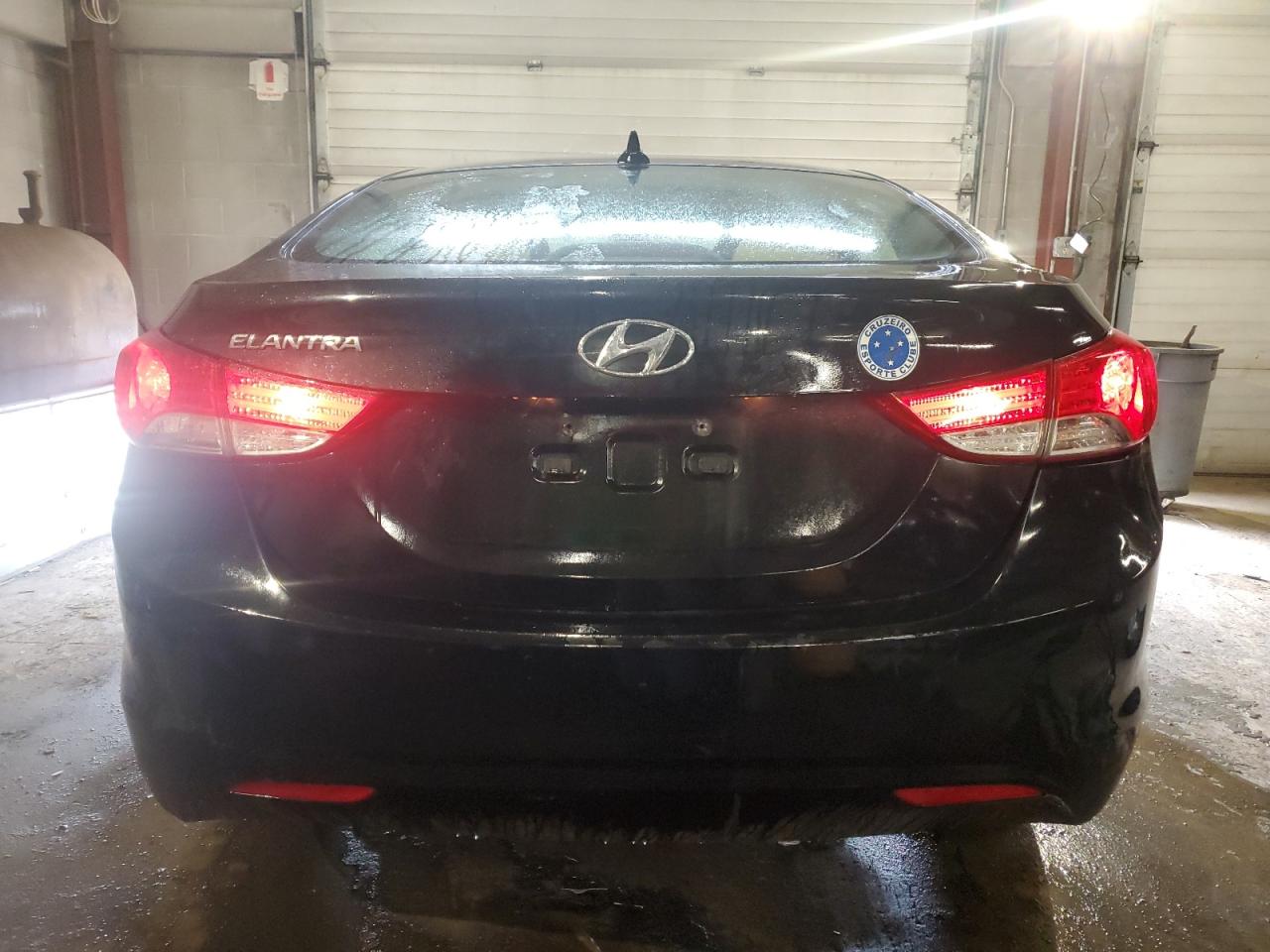 2011 Hyundai Elantra - Image 6
