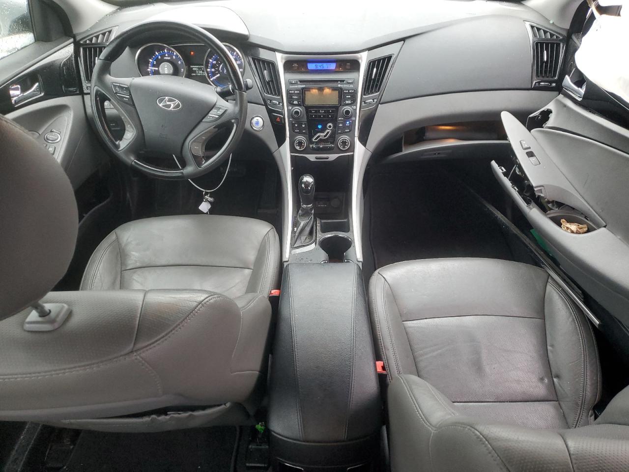 2012 Hyundai Sonata - Image 8