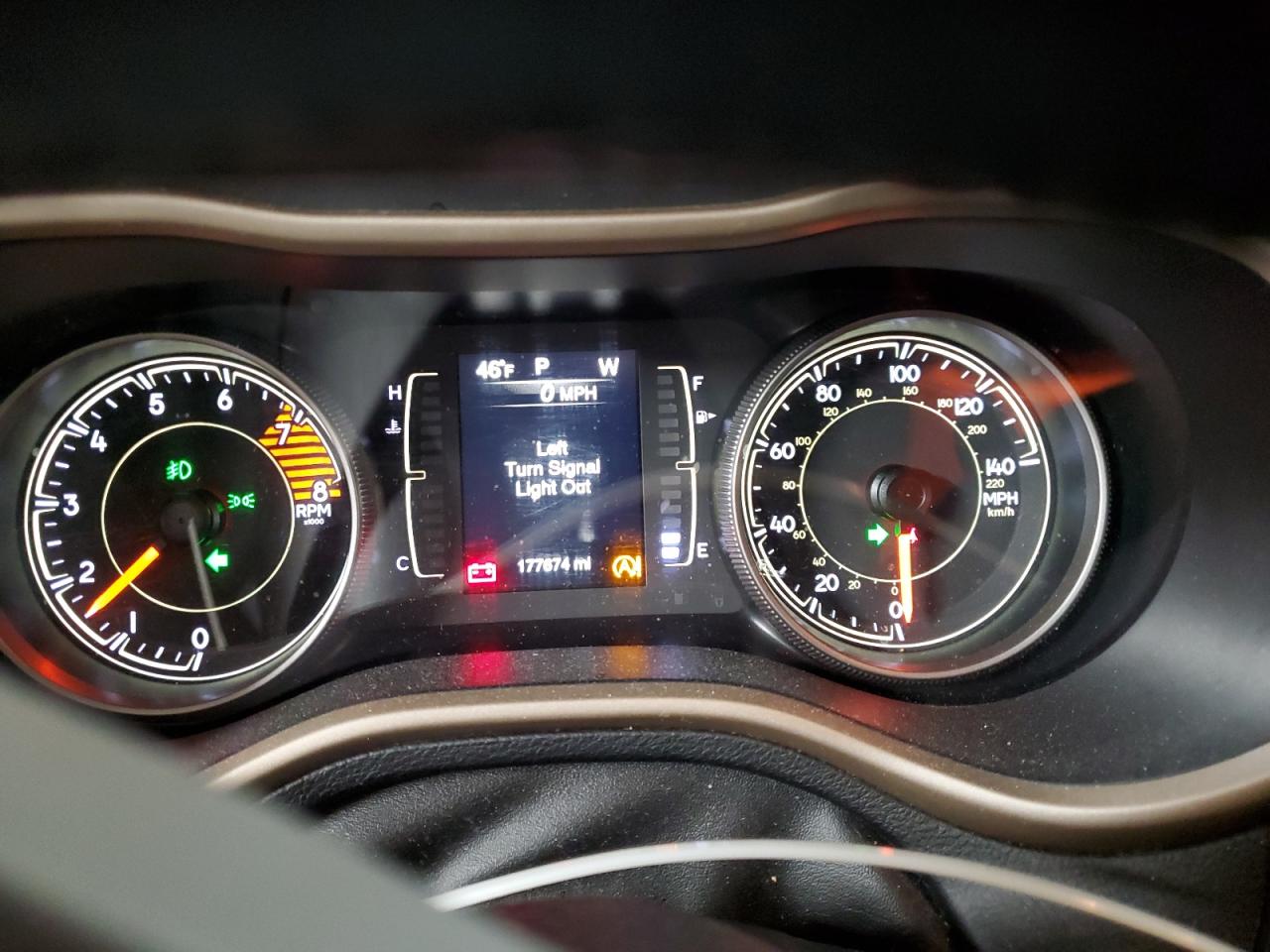 2018 Jeep Grand Cherokee - Image 9