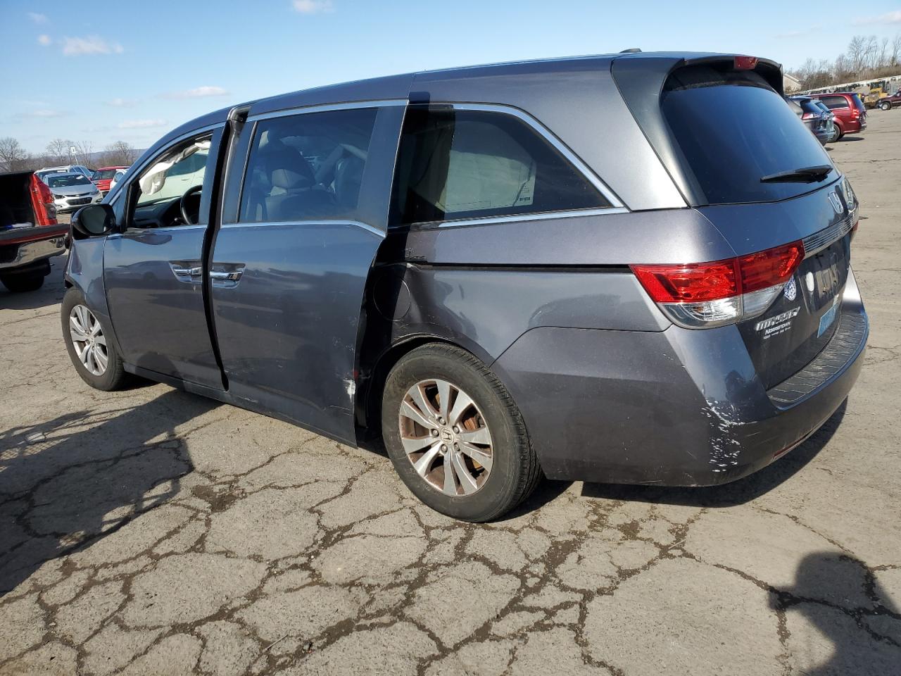 2015 Honda Odyssey - Image 2